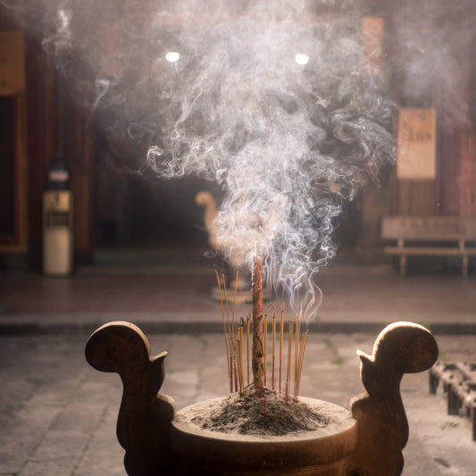 Incenso Satya Karma: Equilibrio e Armonia per la Tua Vita